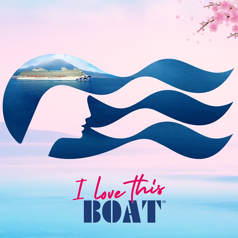 Logo de la ligne de croisière Princess sur les eaux japonaises bleu cristal.